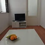 Teni Apartament *