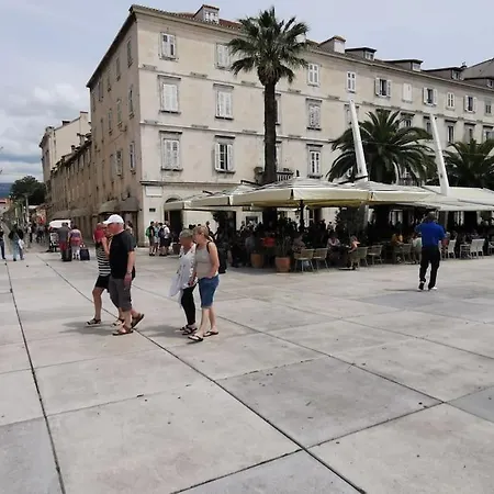 Teni Διαμέρισμα Σπλιτ