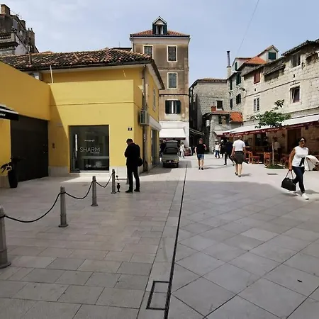 Apartament Teni *
